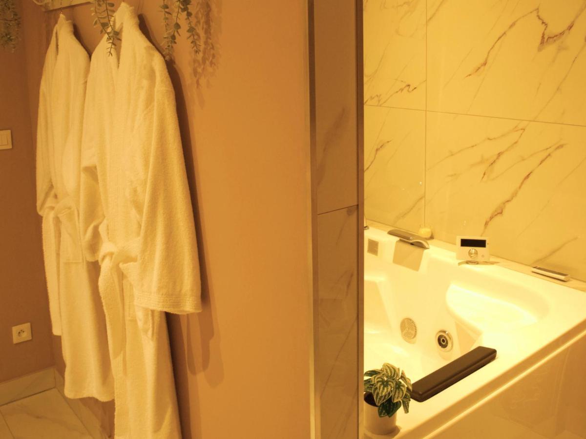 Le Moment Bien-Etre - Appartement Avec Spa Privatif Сент-Омер Экстерьер фото
